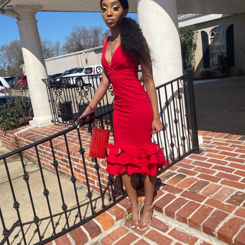 Elegant Red Ruffle Hem Dress